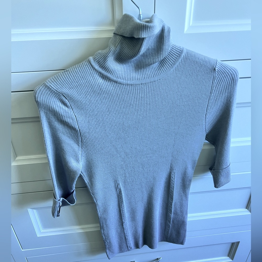 NWT. Women’s MEDIUM. Grey turtle neck. 1/2 sleeve with embellishment.